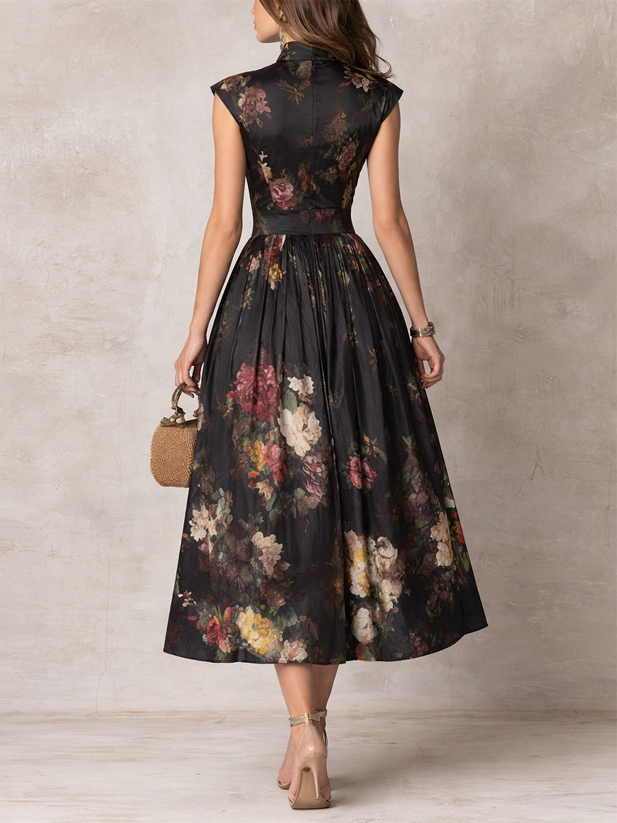 Violaine | Robe Midi Noire en Satin Plissé à Imprimé Floral