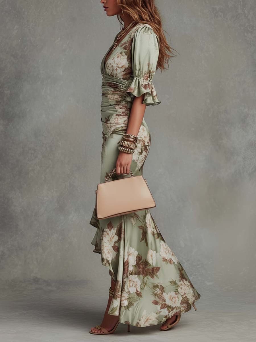 Anne | Robe Longue Asymétrique en Satin Vert à Col V et Imprimé Floral